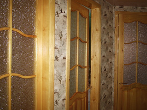 Чем покрасить деревянную дверь в квартире