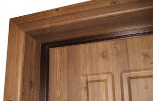 Как отделать откосы входной двери изнутри?