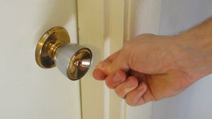 Как открыть дверь, если потеряны ключи