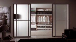 Использование гардеробных систем Леруа Мерлен – это действительно оптимизация имеющегося пространства для хранения