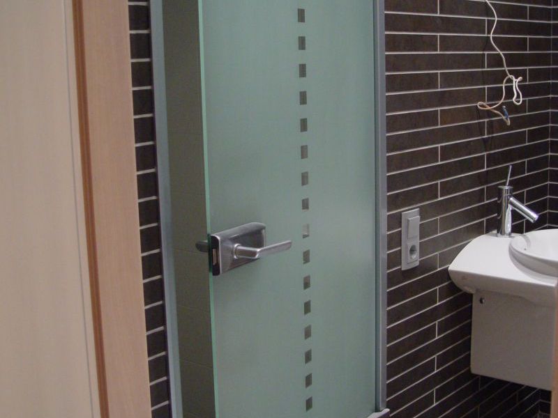 Дизайнерские двери в ванной комнате